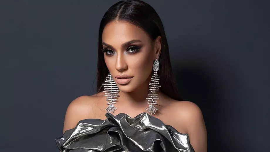 Бременната Мария Илиева си показа коремчето (СНИМКА)