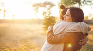 Защо приятелствата често са по-ценни от любовта