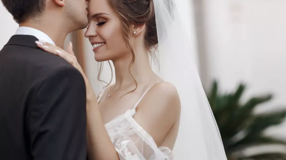 Как се държат жените от различните зодии след брака