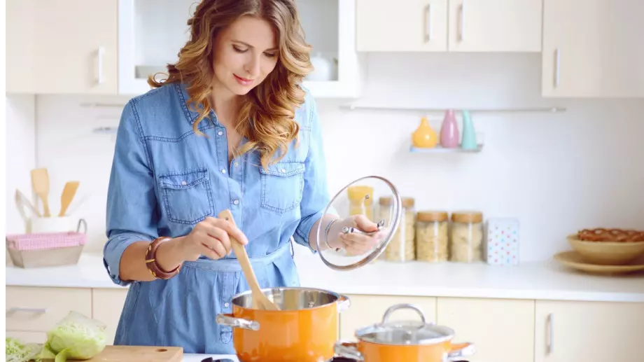 Съвети от баба: Ето как може да спасите вече пресолената супа