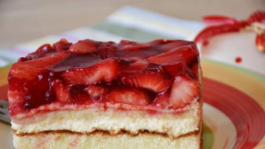 Торта с пресни ягоди