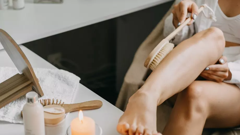 Сухо четкане: Какви са предимствата и как да го правим