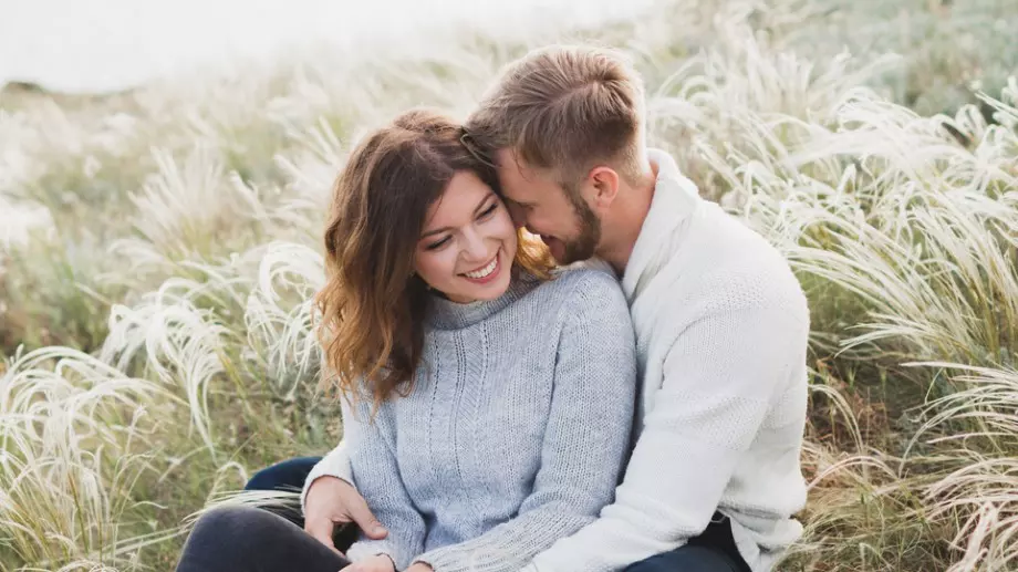 Тези 2 зодии ще срещнат голямата любов през април 2023