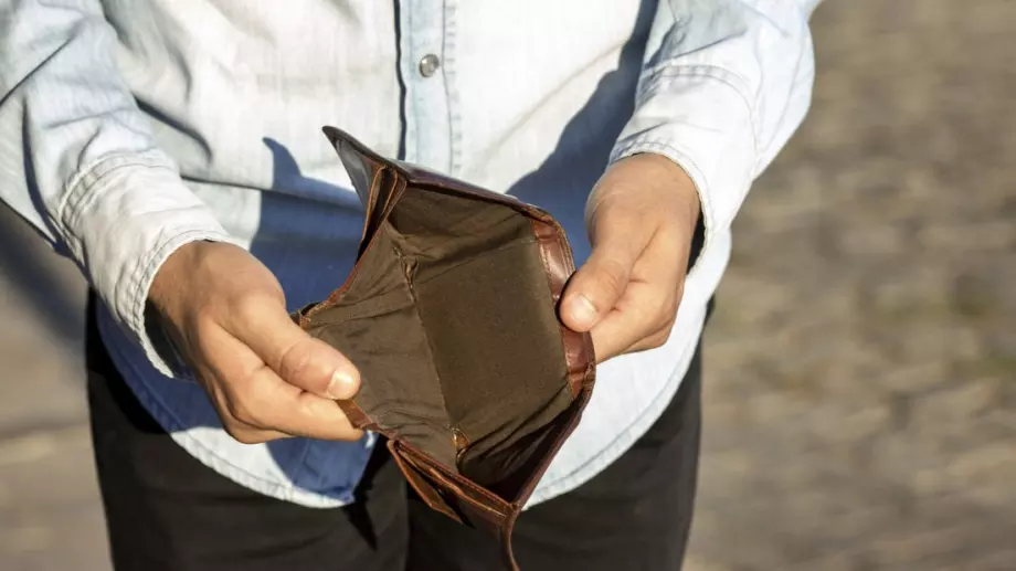 Минималната заплата трябва да продължи да расте, призовават от КНСБ