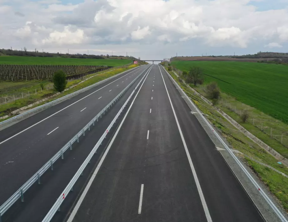 По АМ "Тракия": Движението между 102-ри и 103-ти км към Бургас ще е в една лента