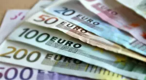  {{ otherArticle[0].article.title }} 