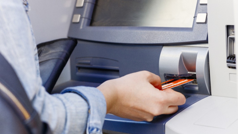 100 млн лв повече от такси са събрали от клиентите