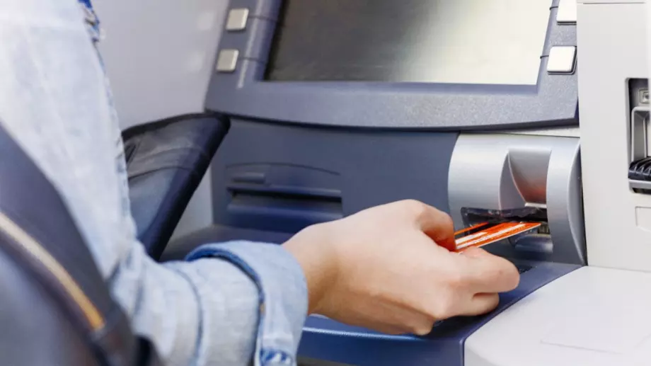 За пореден път: Банките вдигат таксите на някои от най-използваните си услуги