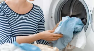 Хитрите домакини използват това и дрехите им никога не избледняват