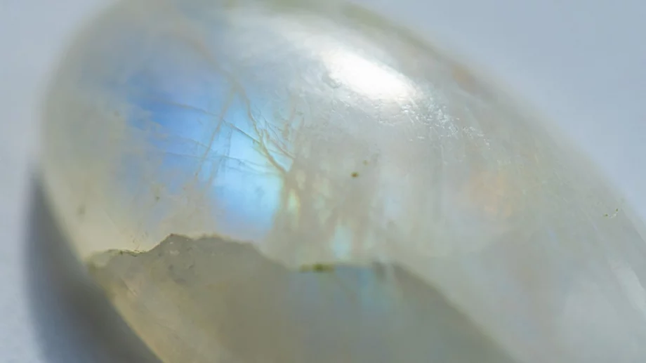 История, ползи и лечебни свойства на лунния камък