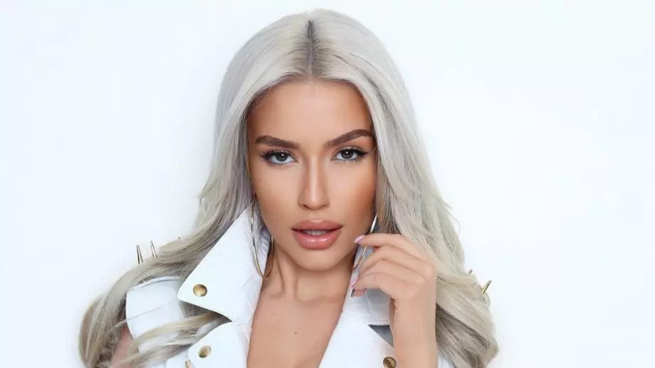 Тита изненада феновете, преобрази се в секси Йети (СНИМКА)