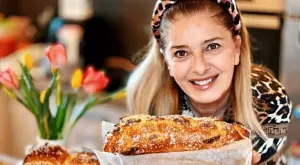 Катето Евро издаде стара семейна рецепта за козунак