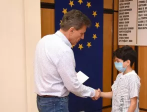 Кметът на Пазарджик се срещна с деца, на които е настойник или попечител (СНИМКИ)