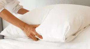 Как правилно да перем възглавниците