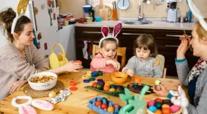 7 техники за боядисване на яйца, с които ще изумите всички (ВИДЕО)