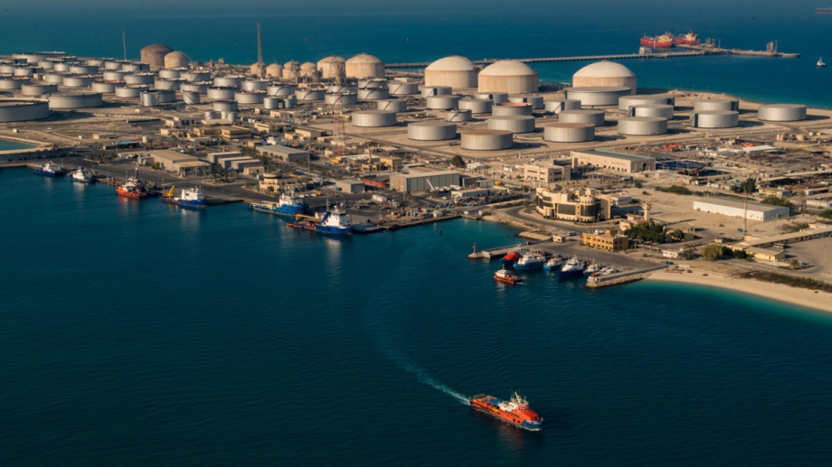 Саудитска Арабия обмисля да продаде част от огромната си петролна