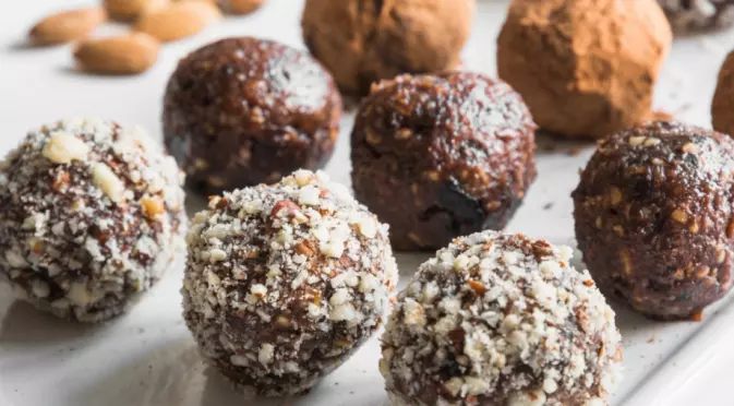 Уникални бонбони с тиква и фурми - за всеки празник по нещо от домашната кухня