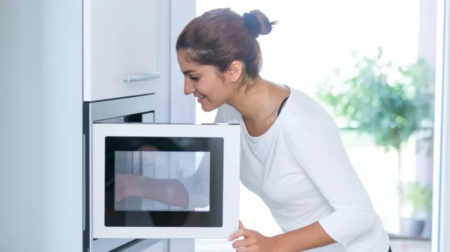 Няма да повярвате, че сте използвали микровълновата фурна грешно досега