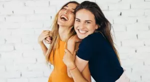 Виц на деня: Баба Яга решила да стане стюардеса