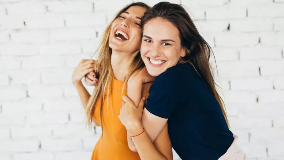 Виц на деня: Баба Яга решила да стане стюардеса