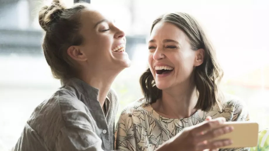 Виц на деня: Първа брачна нощ