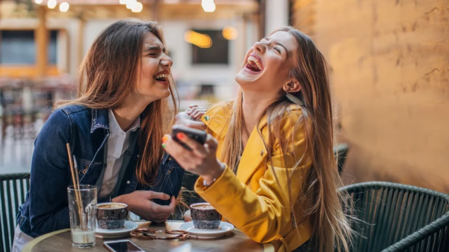 Вечерен виц: Две блондинки