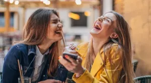 Женски виц за 11 март 2024: Краят на работен ден в банка