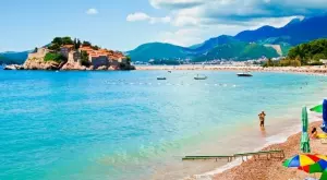 В Черна гора се оплакват от липса на кадри за туризма, искат внос на работна ръка