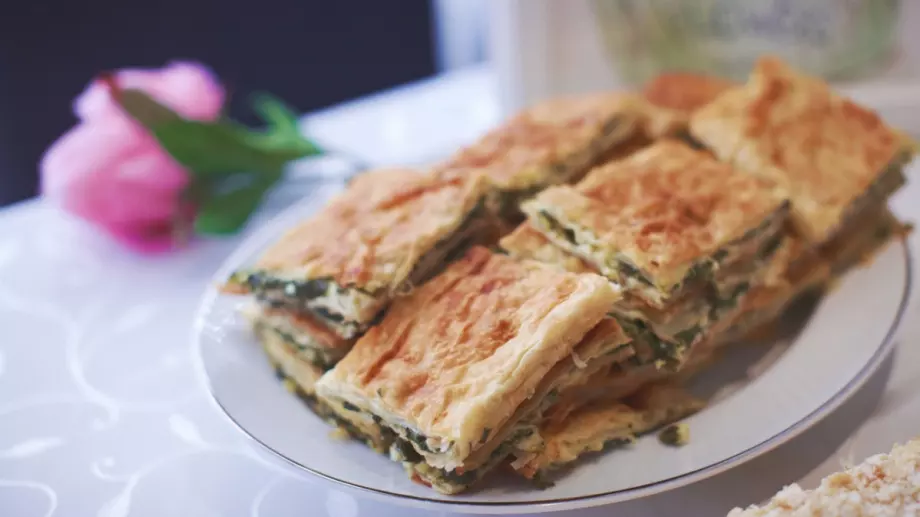 Баница с месо и сирене от тефтерчето на баба