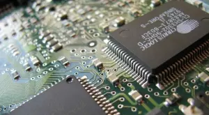  {{ otherArticle[0].article.title }} 