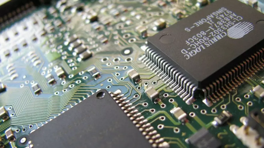 Китай отвори нова глава в борбата със САЩ на тема чипове и полупроводници