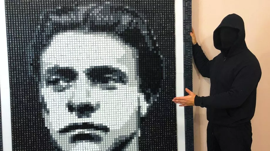 Да нарисуваш Левски с 10 000 бутона 