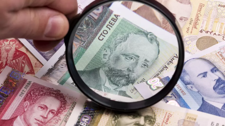 АИКБ иска да се махнат минималната пенсия и майчинството