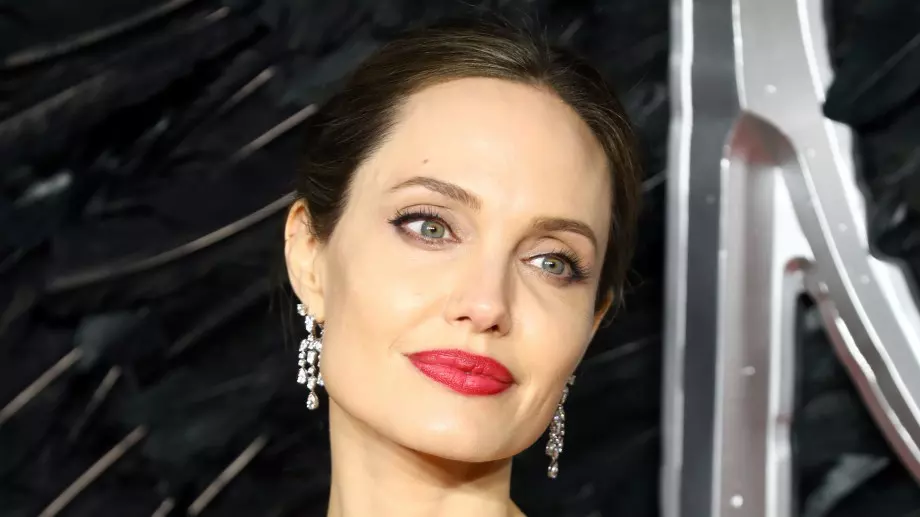 Анджелина Джоли разкри дали е влюбена