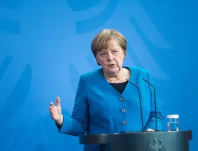 Меркел започва да пише автобиографията си 