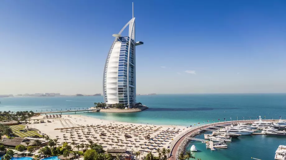 8 впечатляващи детайла от единствения 7-звезден хотел в света 