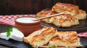 Супер вкусна и лесна баница с готови кори