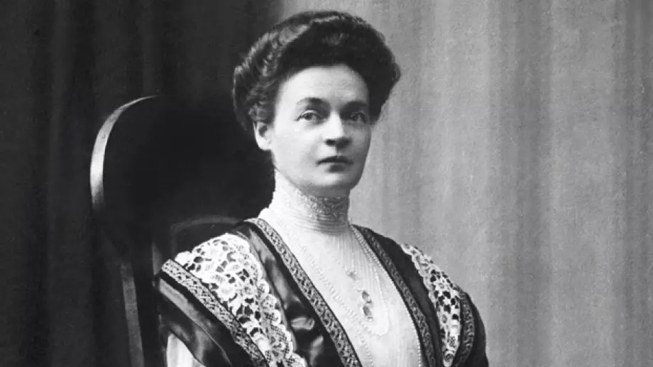 Царица Елеонора: Коронованият ангел на България