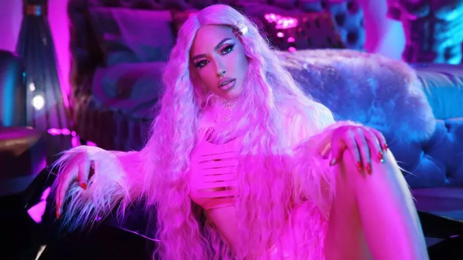 Тита атакува и поп фолка (ВИДЕО) 