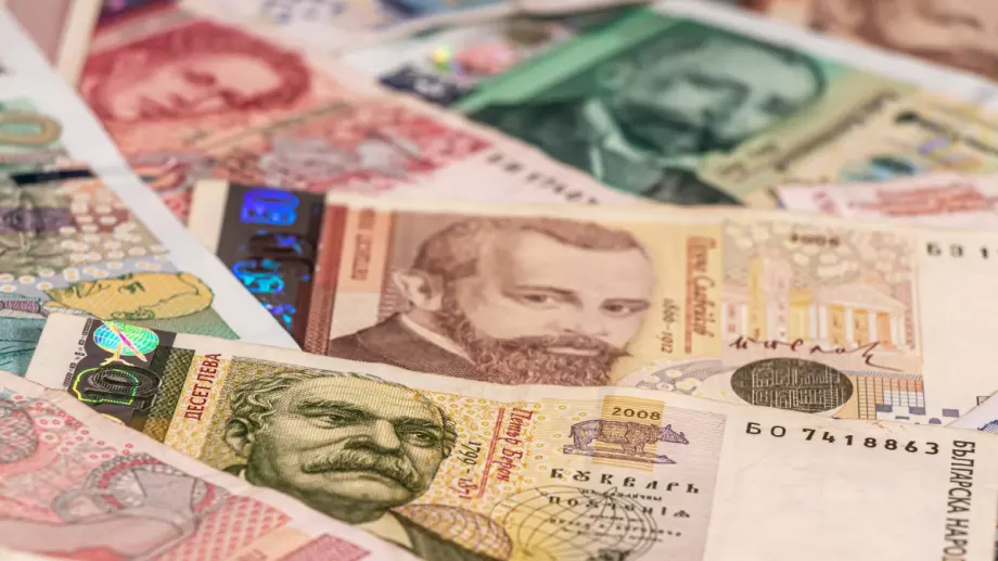 Обявиха кога дават по-високите пенсии през октомври