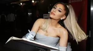 Ариана Гранде взриви мрежата с песен на Азис (ВИДЕО)