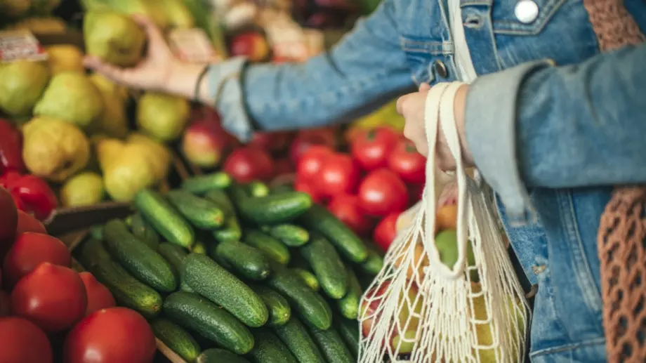 Правителството на Северна Македония замрази цените на редица плодове и зеленчуци