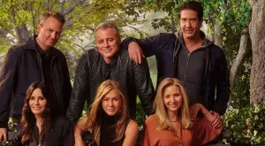 Актьорите от сериала "Приятели" съсипани от смъртта на Матю Пери