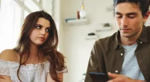 Женски виц за 12 декември 2023: Един мъж все натяквал на жена си, че е много дебела