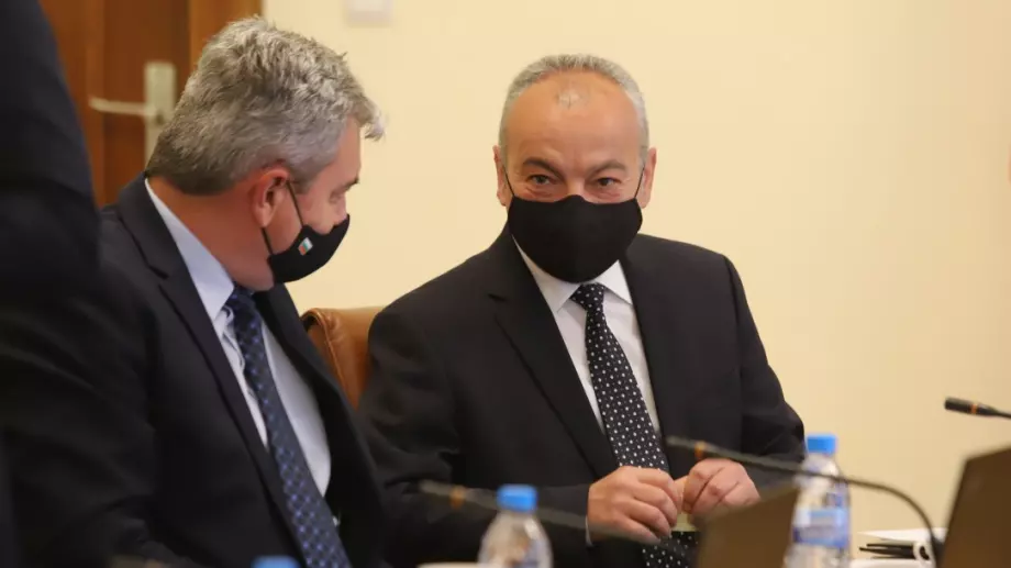 Схемата 60/40 продължава и през лятото