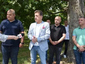 Кметът на Пазарджик: Започнахме подмяна на старите осветителни тела от уличното осветление