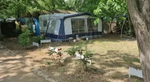 Нов проблем за Баневи: ЧСИ продава къмпинг "Каваци"