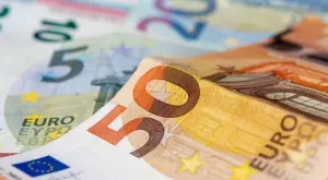 Печалбата на банките скача с 36% към края на април