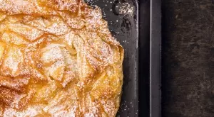 Много вкусна млечна баница с готови кори