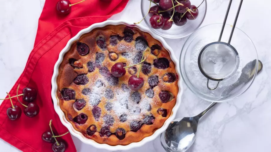 Черешов сладкиш с овесени ядки